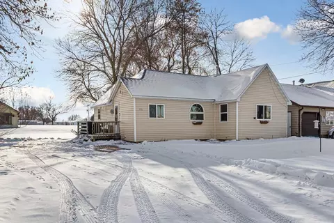 532 W Radichel St, Lake Crystal, MN 56055