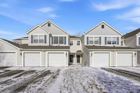 849 Providence Dr, Shakopee, MN 55379