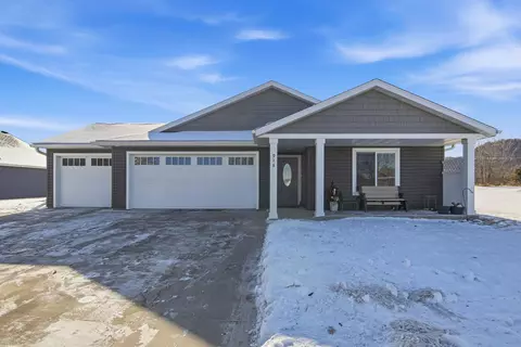 918 21st St, Wabasha, MN 55981
