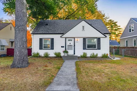 4522 Thomas Ave N, Minneapolis, MN 55412