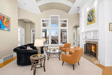 Living - 560 Marshall St, Duluth, MN 55803 photo 1 of 10