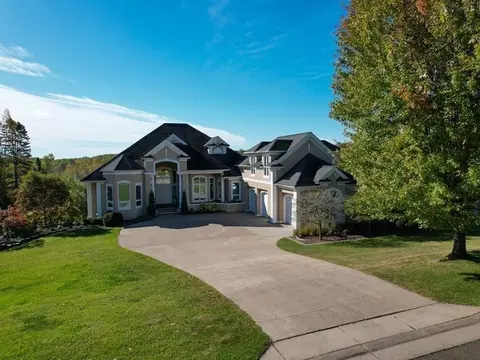 Exterior - 560 Marshall St, Duluth, MN 55803 photo 4 of 21