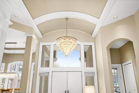 Entry Way - 560 Marshall St, Duluth, MN 55803 photo 1 of 2