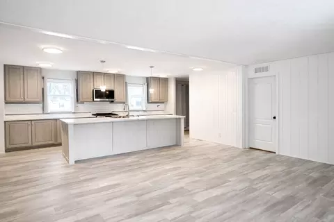 Kitchen - 68 Joymar Dr, Saint Cloud, MN 56301 photo 4 of 8