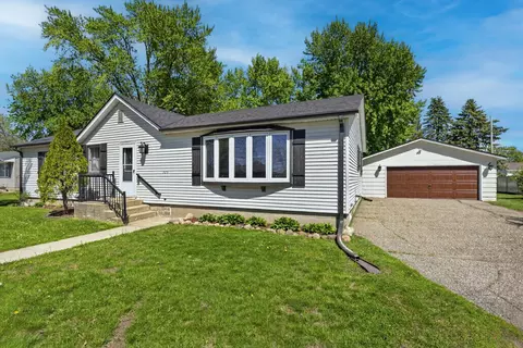 125 S Eagle St, Belle Plaine, MN 56011