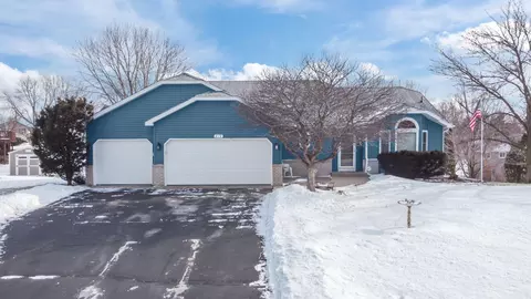 819 Moonlight Pl, Woodbury, MN 55125