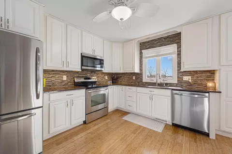 Kitchen - 14159 Summit Ln, Waseca, MN 56093 photo 3 of 4