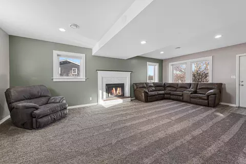 Living - 14159 Summit Ln, Waseca, MN 56093 photo 4 of 5