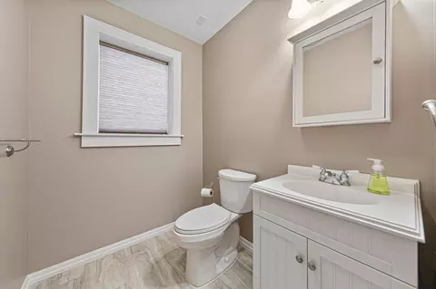 Bath - 14159 Summit Ln, Waseca, MN 56093 photo 2 of 3
