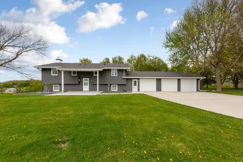 Exterior - 14159 Summit Ln, Waseca, MN 56093 photo 5 of 12