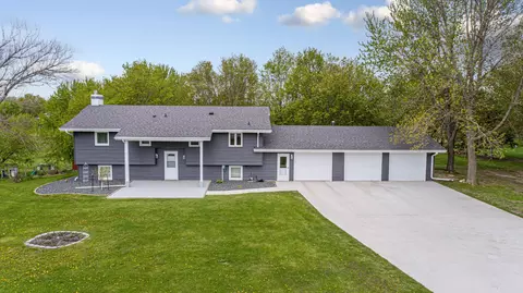 Exterior - 14159 Summit Ln, Waseca, MN 56093 photo 4 of 12