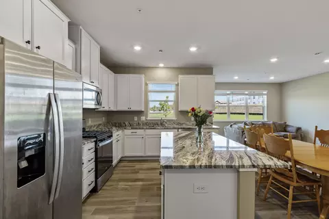 16386 Jaffna Pl, Lakeville, MN 55044