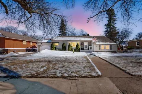 206 N 3rd Ave E, Truman, MN 56088