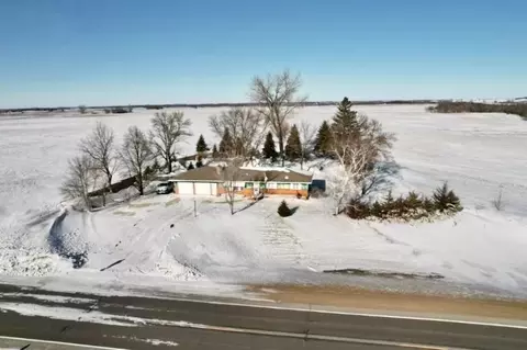 702 Dakota Ave, Hoffman, MN 56339