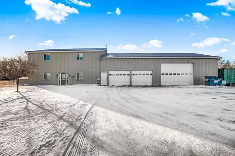 2818 337th Ln NW, Cambridge, MN 55008