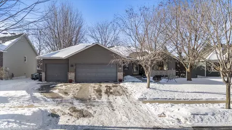 2300 Pepper Ridge Ln, Northfield, MN 55057