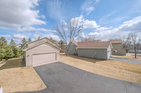 1002 Pleasant View Ct NW, Isanti, MN 55040