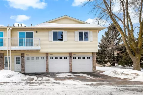 1053 Pond View Ct, Vadnais Heights, MN 55127