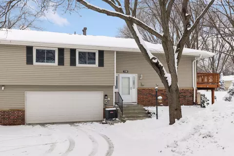 1180 Timbershore Ln, Eagan, MN 55123