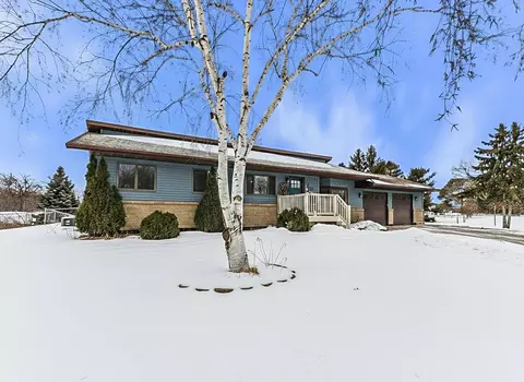 1004 Dale St, Saint Joseph, MN 56374