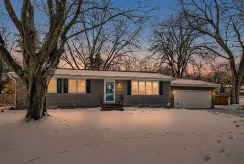 14921 Belvoir Dr, Minnetonka, MN 55345