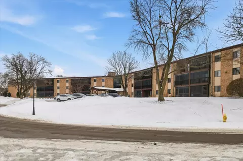 2680 Oxford St N #125, Roseville, MN 55113