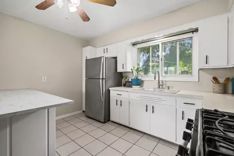 4370 Nicols Rd, Eagan, MN 55122 photo 11
