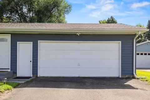 4370 Nicols Rd, Eagan, MN 55122 photo 4