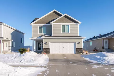 5752 58th St S, Fargo, ND 58104