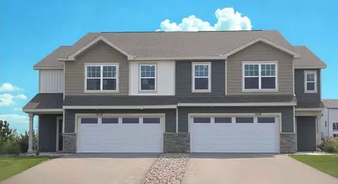 1916 Highview Ter, Shakopee, MN 55379