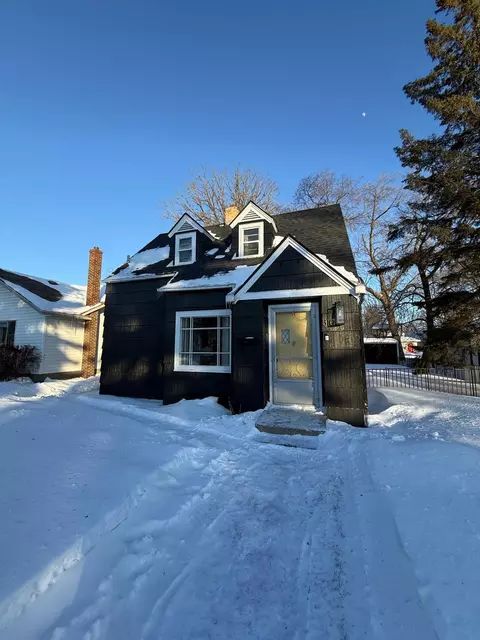 310 Saint Paul Ave S, Thief River Falls, MN 56701
