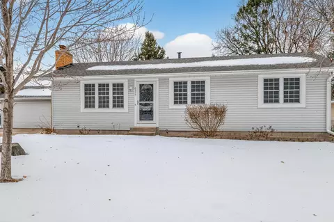 6574 Hokah Dr, Lino Lakes, MN 55014