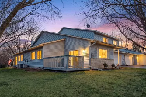 1120 Aston Pl, Burnsville, MN 55337