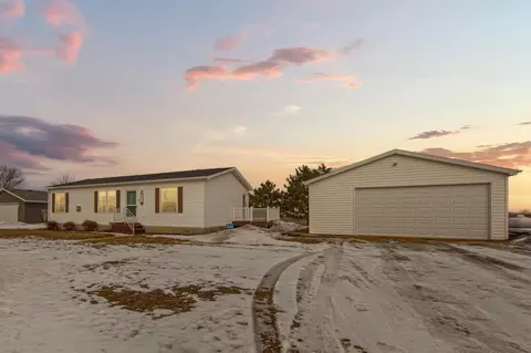 79 Blashack St, Waldorf, MN 56091