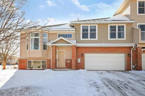 20028 Heritage Dr, Lakeville, MN 55044