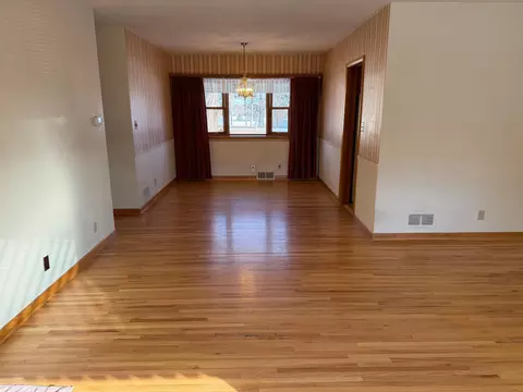 Living - 307 Richway Dr E, Albert Lea, MN 56007 photo 2 of 3