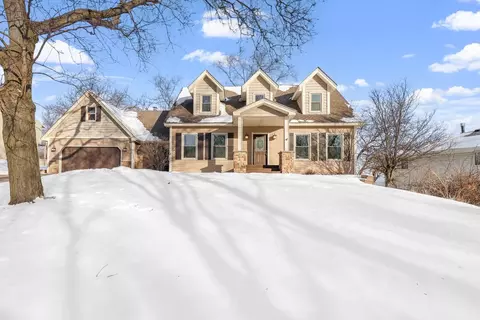 12 Knoll Ln, Burnsville, MN 55337