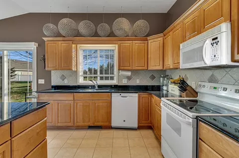 Kitchen - 2531 7th Ave SE, Willmar, MN 56201 photo 3 of 4