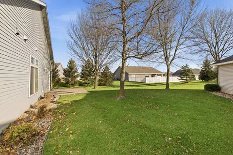Exterior - 2531 7th Ave SE, Willmar, MN 56201 photo 6 of 8