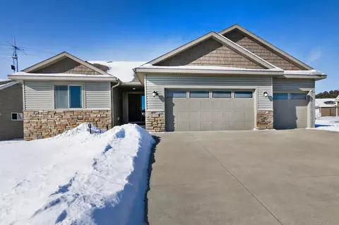 481 Manor Garden Ln NW, Rochester, MN 55901