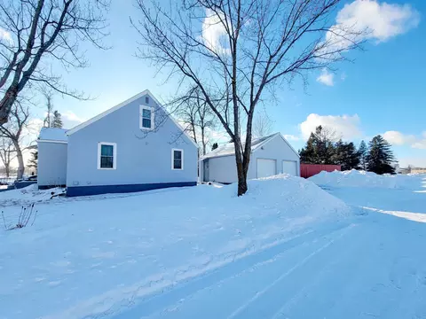 215 3rd St NW, Wadena, MN 56482