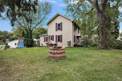 1409 Hillsboro Ave N, Golden Valley, MN 55427