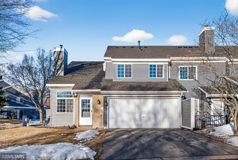 1775 Donegal Dr #7, Woodbury, MN 55125