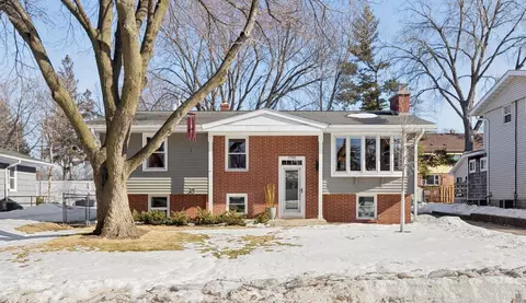 1790 Lake St, Lauderdale, MN 55113