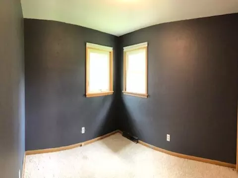 Bedroom - 116 E Niagara St, Duluth, MN 55811 photo 2 of 3