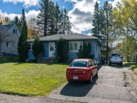 Exterior - 116 E Niagara St, Duluth, MN 55811 photo 4 of 6