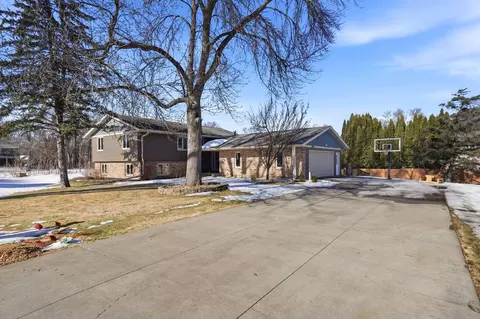 18224 23rd Ave N, Plymouth, MN 55447