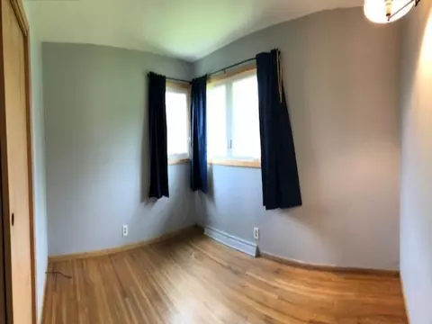 Bedroom - 115 E Niagara St, Duluth, MN 55811 photo 5 of 10