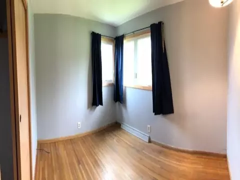 Bedroom - 115 E Niagara St, Duluth, MN 55811 photo 4 of 10