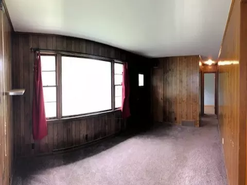 Living - 115 E Niagara St, Duluth, MN 55811 photo 1 of 3